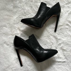 Nine West leather pointed toe boots . Size 8,5